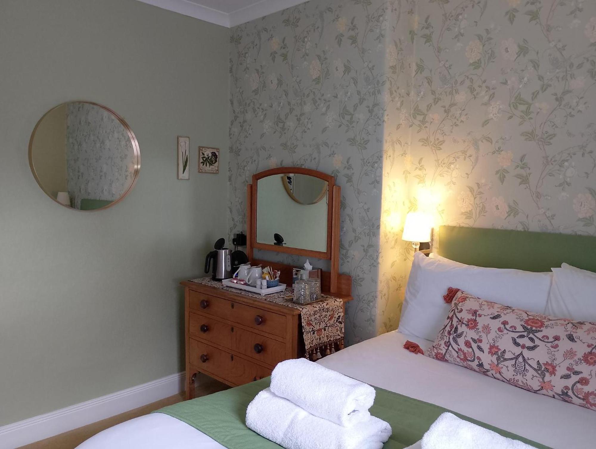 Smiddy House Bed & Breakfast สปีนบริดจ์ ภายนอก รูปภาพ